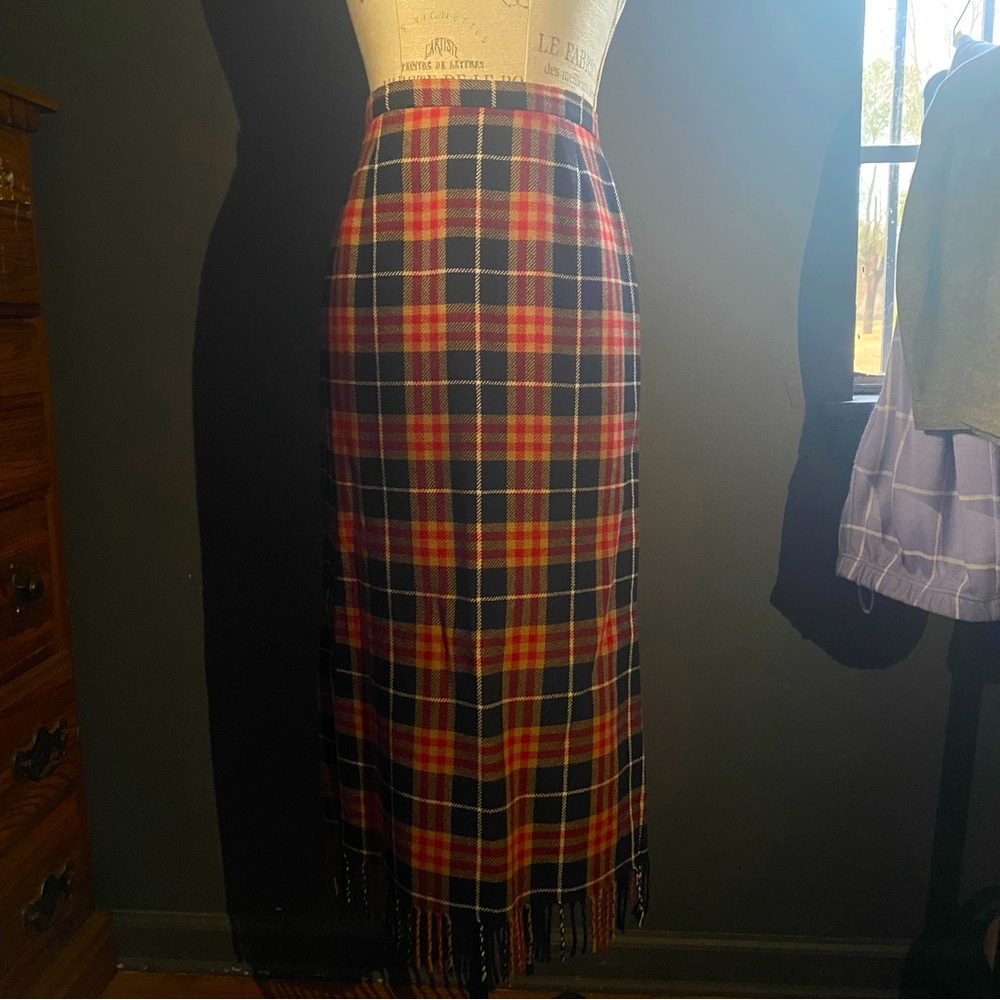 Requirements Midi Skirt Womens Sz 6P Red Black Plaid Fringe Wool Blend Skirt